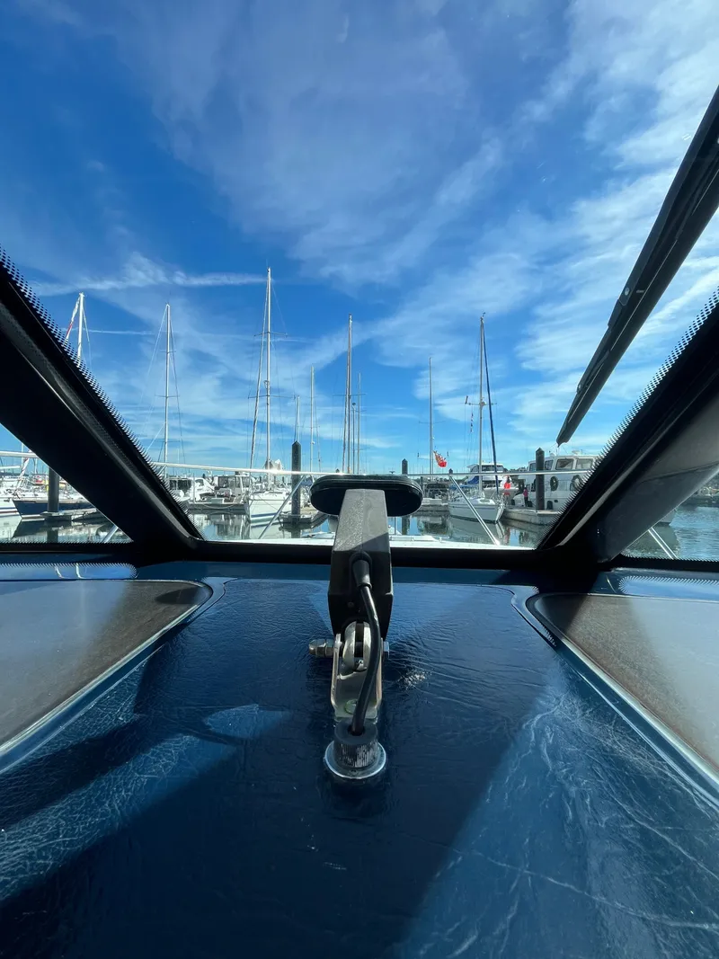 Slide: The Image of Tiara 3500 Sovran 2009 - 56