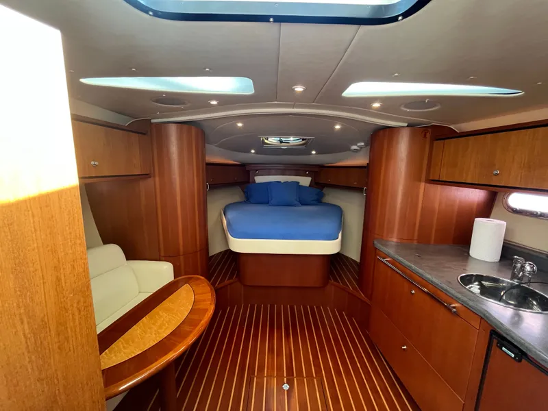 Slide: The Image of Tiara 3500 Sovran 2009 - 60