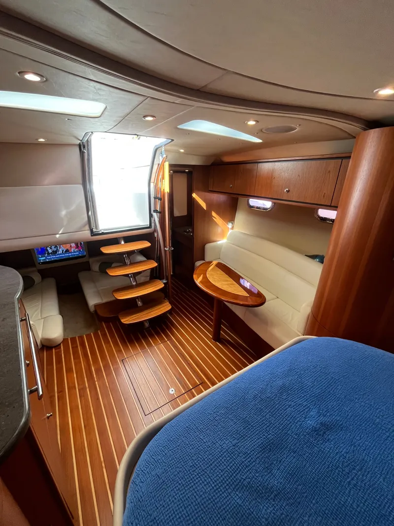 Slide: The Image of Tiara 3500 Sovran 2009 - 65