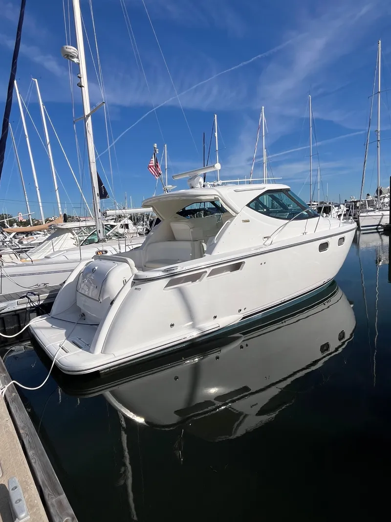 Slide: The Image of Tiara 3500 Sovran 2009 - 7