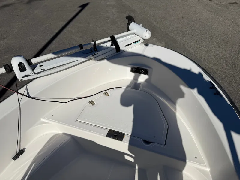 Slide: The Image of Boston Whaler 180 Dauntless 2006 - 10