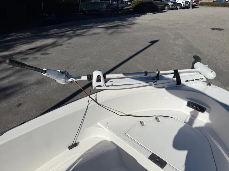 Slide: The Image of Boston Whaler 180 Dauntless 2006 - 11