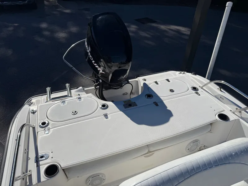 Slide: The Image of Boston Whaler 180 Dauntless 2006 - 8