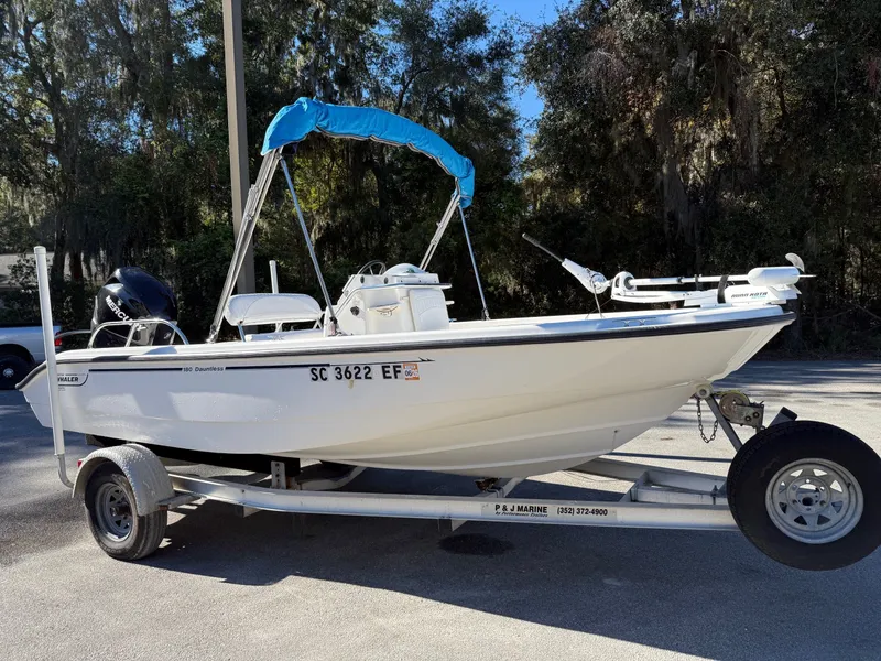 Slide: The Image of Boston Whaler 180 Dauntless 2006 - 9