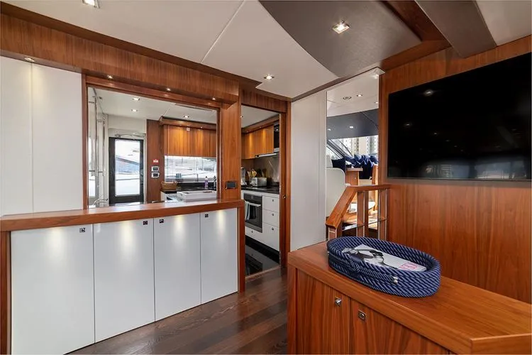 Slide: The Image of 2015 Sunseeker 28 Metre Yacht - Image 12 - 12
