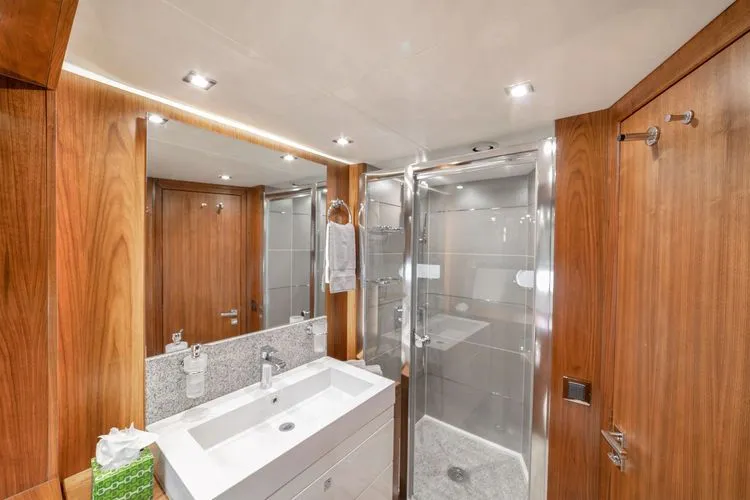 Slide: The Image of 2015 Sunseeker 28 Metre Yacht - Image 19 - 19