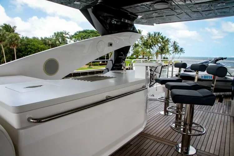 Slide: The Image of 2015 Sunseeker 28 Metre Yacht - Image 29 - 29