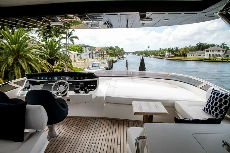 Slide: The Image of 2015 Sunseeker 28 Metre Yacht - Image 32 - 32