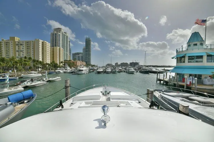 Slide: The Image of 2015 Sunseeker 28 Metre Yacht - Image 35 - 35