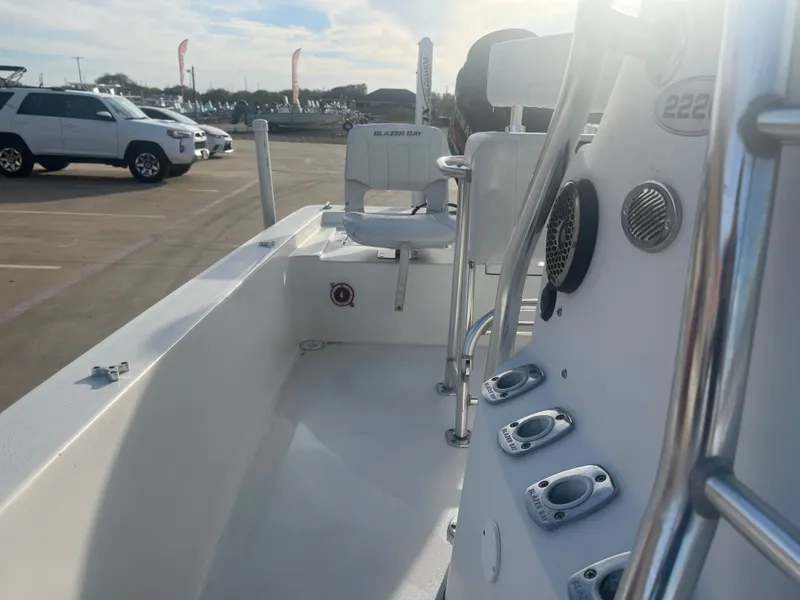 Slide: The Image of Blazer Bay 2200 Fisherman 2009 - 22