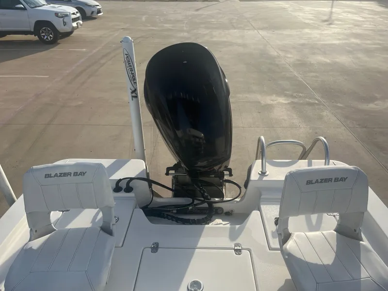 Slide: The Image of Blazer Bay 2200 Fisherman 2009 - 23