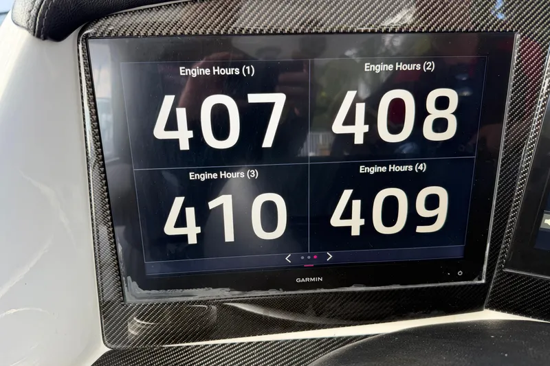 Slide: The Image of Display showing engine hours for MTI V42 boat, 2019 model. - 27