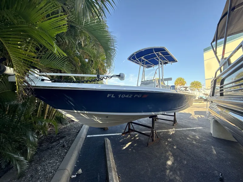 The Image of Blue Wave 2200 Pure Bay CC 2012 - 1