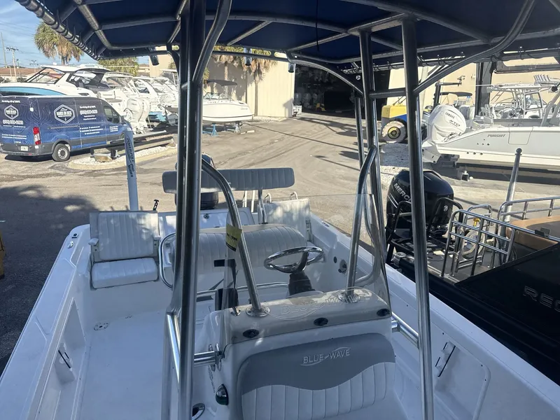 Slide: The Image of Blue Wave 2200 Pure Bay CC 2012 - 19