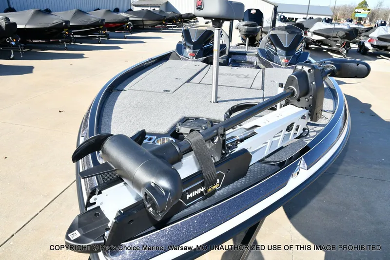 Slide: The Image of Ranger Z521R Dual Console w/300HP Pro-XS 2026 - 32