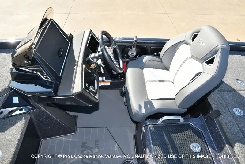 Slide: The Image of Ranger Z521R Dual Console w/300HP Pro-XS 2026 - 48