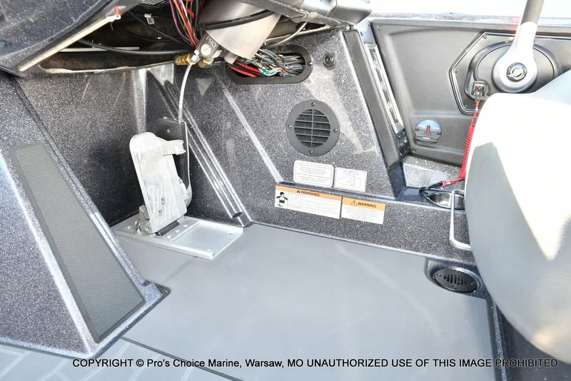 Slide: The Image of Ranger Z521R Dual Console w/300HP Pro-XS 2026 - 49