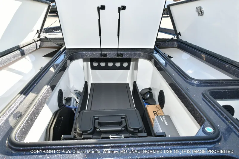 Slide: The Image of Ranger Z521R Dual Console w/300HP Pro-XS 2026 - 60