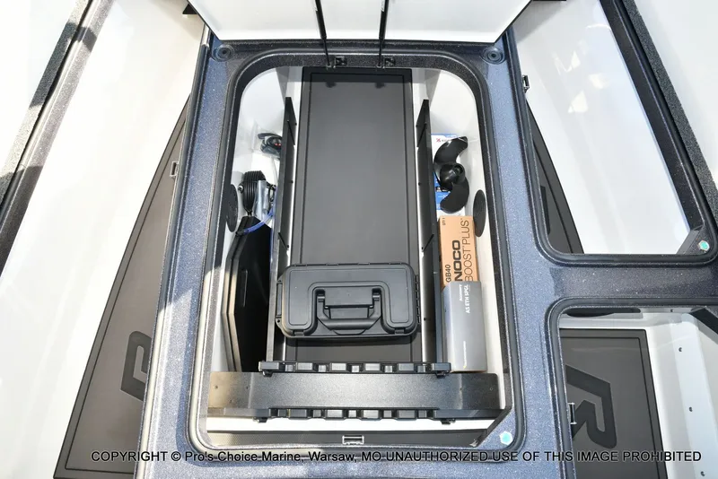 Slide: The Image of Ranger Z521R Dual Console w/300HP Pro-XS 2026 - 61