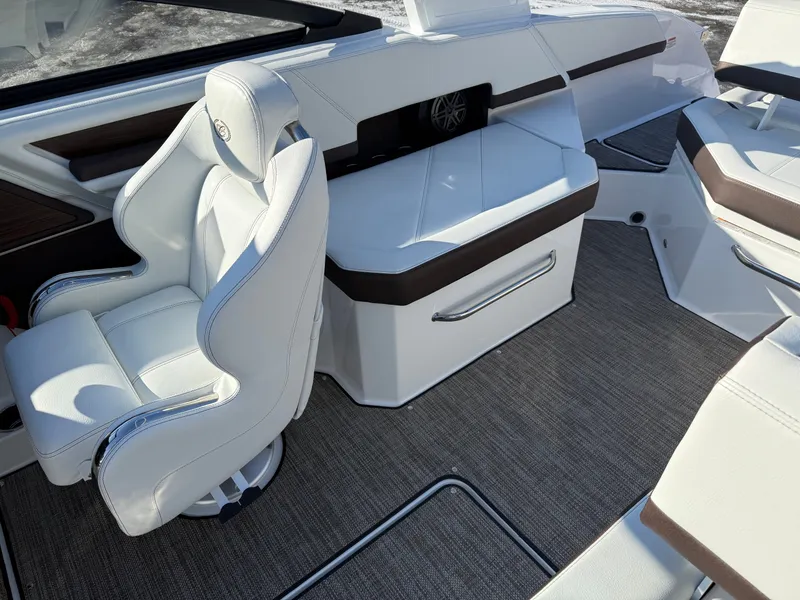 Slide: The Image of Cobalt R6 2026 - 1131