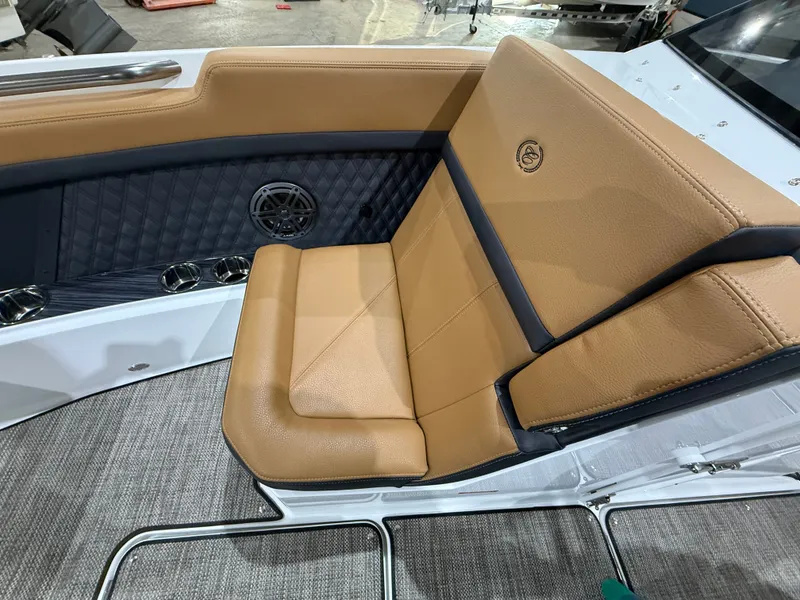 Slide: The Image of Cobalt R8 2026 - 995