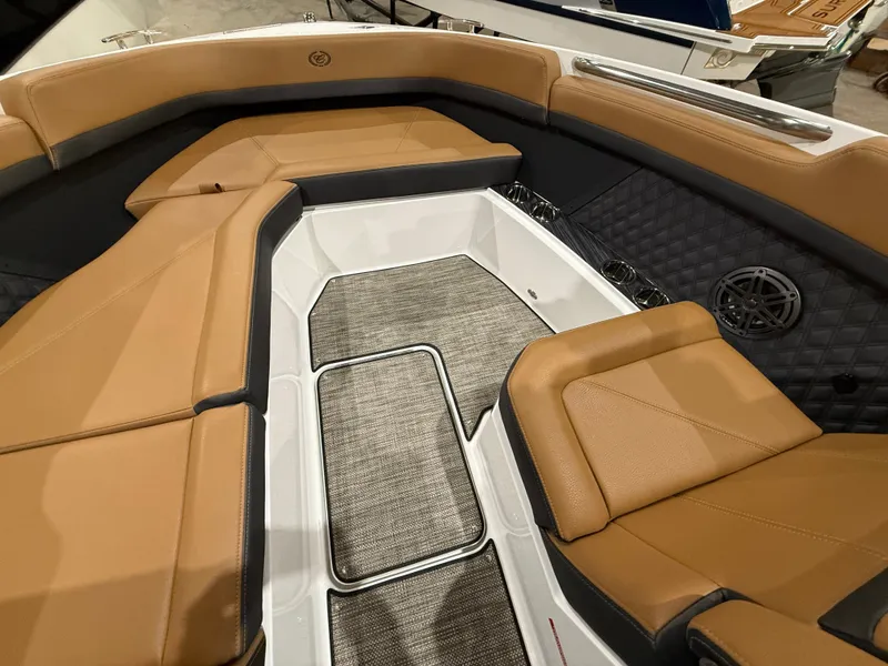 Slide: The Image of Cobalt R8 2026 - 996