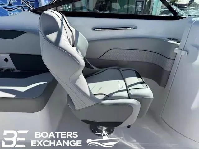 Slide: The Image of Hurricane SunDeck 2400 OB 2026 - 8