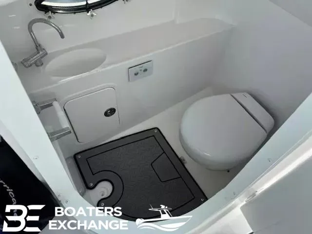 Slide: The Image of Hurricane SunDeck 2400 OB 2026 - 9