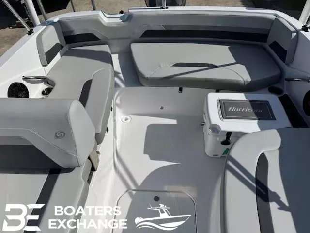 Slide: The Image of Hurricane SunDeck Sport 185 OB 2026 - 4