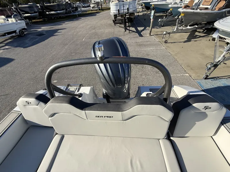 Slide: The Image of Sea Pro 245 SEA KEEPER RIDE EQUIPPED 2026 - 16
