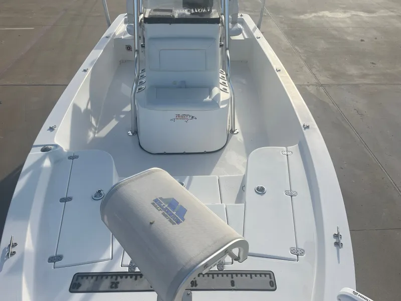 Slide: The Image of Blazer Bay 2200 Fisherman 2009 - 19