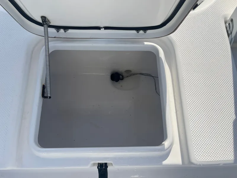 Slide: The Image of Sea Fox 200XT 2012 - 24