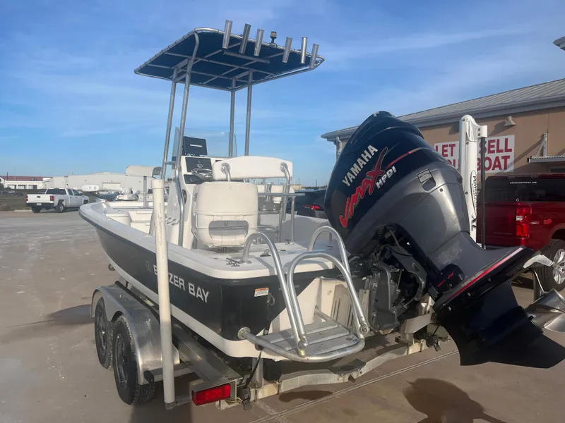 Slide: The Image of Blazer Bay 2200 Fisherman 2009 - 10