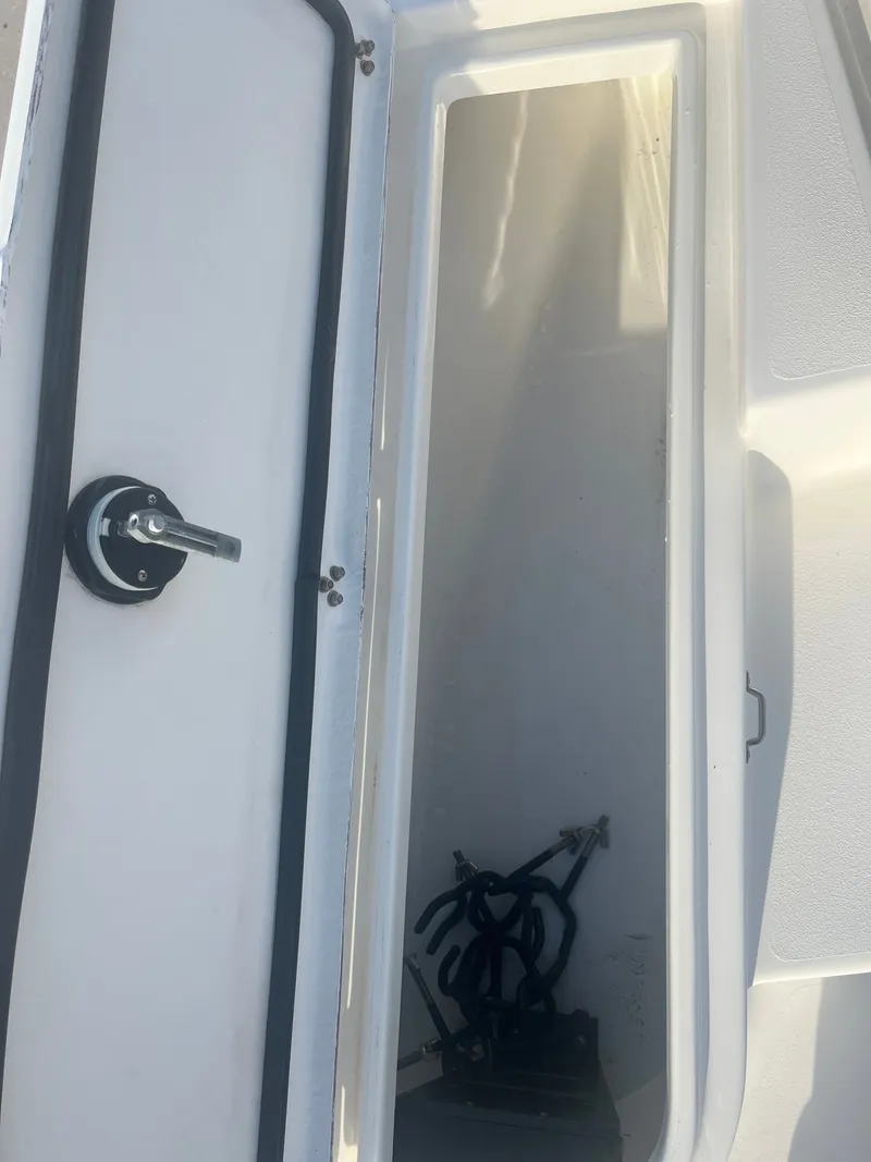 Slide: The Image of Blazer Bay 2200 Fisherman 2009 - 14