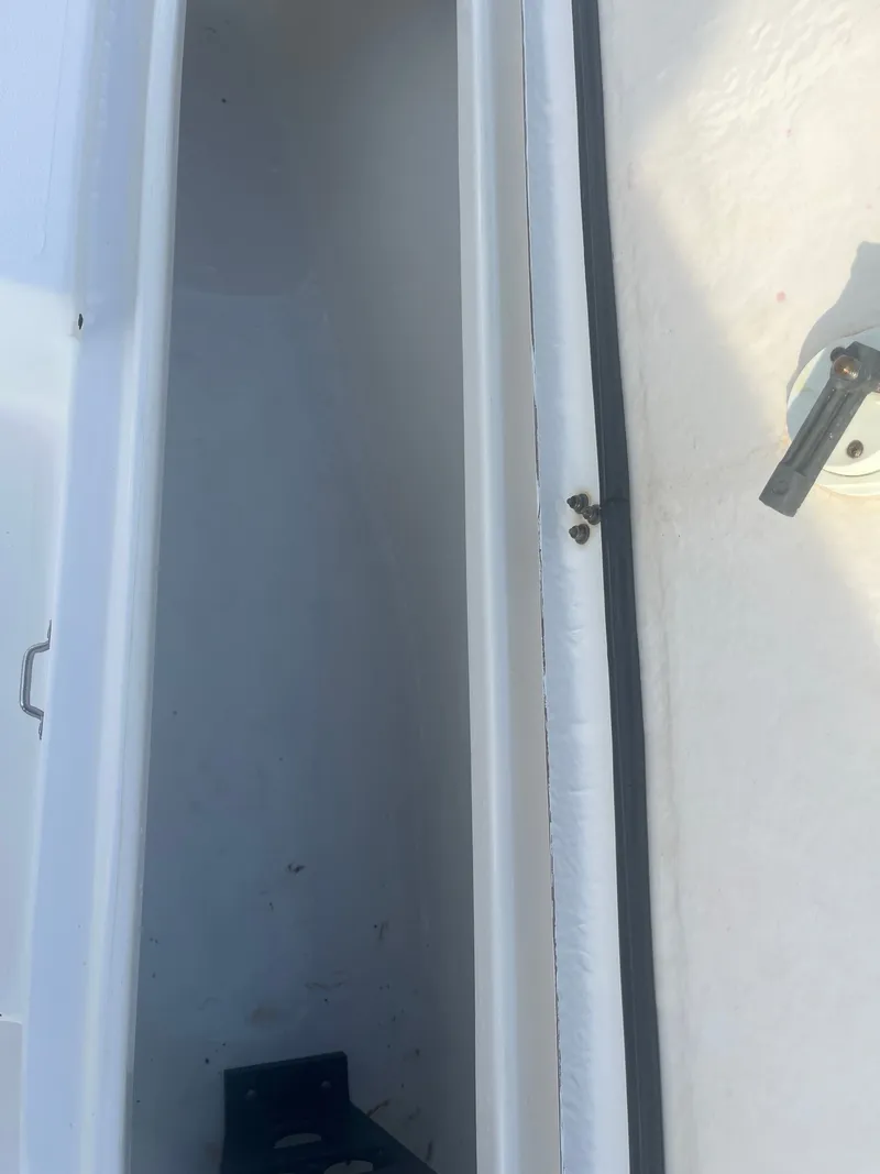 Slide: The Image of Blazer Bay 2200 Fisherman 2009 - 16