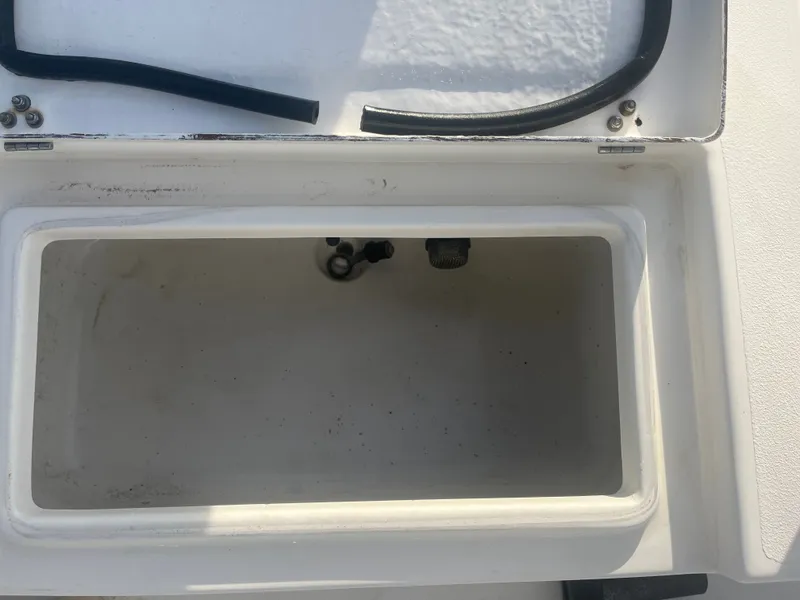 Slide: The Image of Blazer Bay 2200 Fisherman 2009 - 26