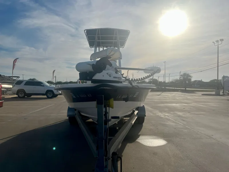 Slide: The Image of Blazer Bay 2200 Fisherman 2009 - 5