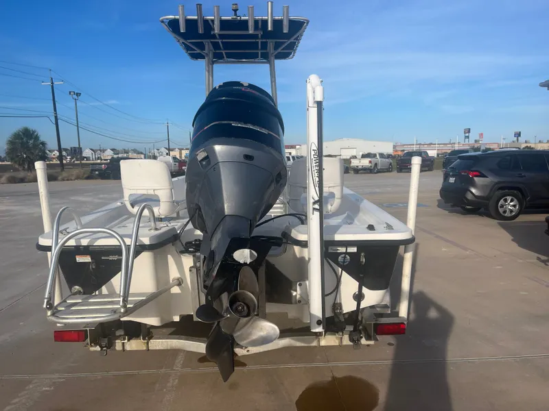 Slide: The Image of Blazer Bay 2200 Fisherman 2009 - 9