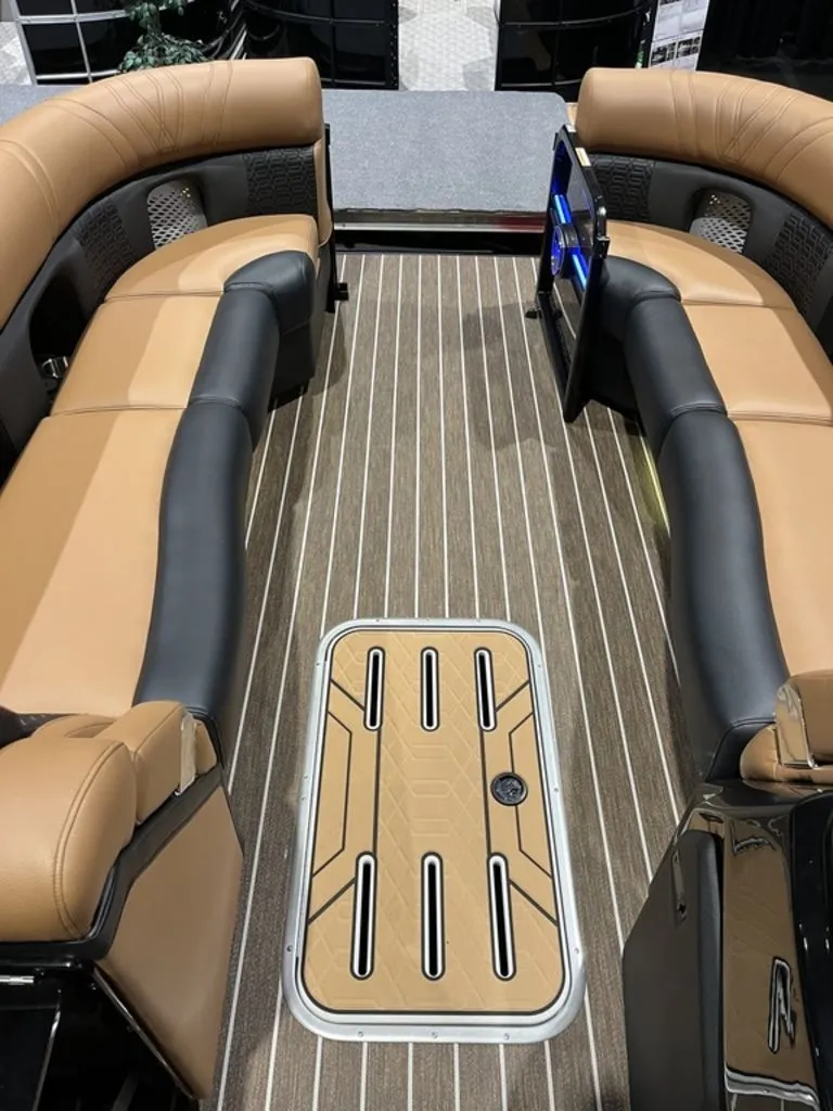 Slide: The Image of Premier 250 Intrigue RF CL 2026 - 18