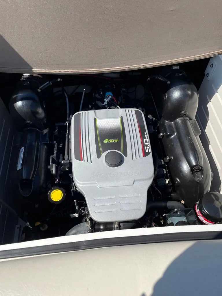 Slide: The Image of Sea Ray 210 SLX 2012 - 13