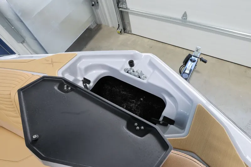 Slide: The Image of MasterCraft X24 2026 - 33