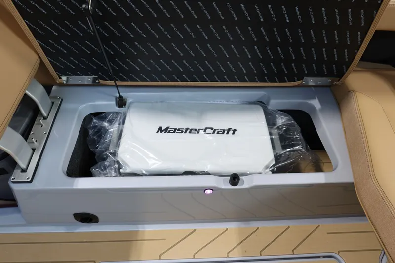 Slide: The Image of MasterCraft X24 2026 - 34