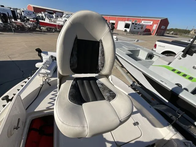 Slide: The Image of Carolina JVX18CC 2019 - 8