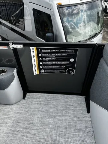 Slide: The Image of Alera M 23L 2026 - 18