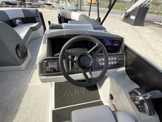 Slide: The Image of Alera M 25L 2026 - 12