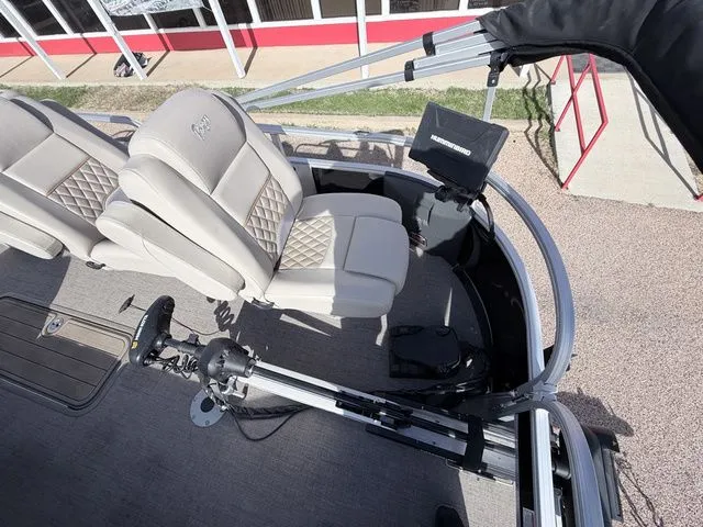 Slide: The Image of Ranger RP223FC 2023 - 10