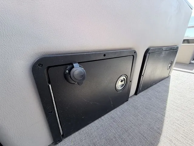 Slide: The Image of Ranger RP223FC 2023 - 32