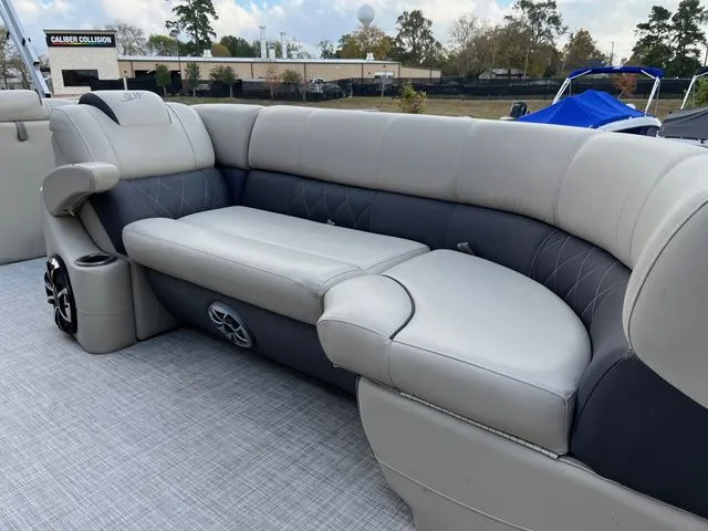 Slide: The Image of Silver Wave SW5 2410L 2021 - 10