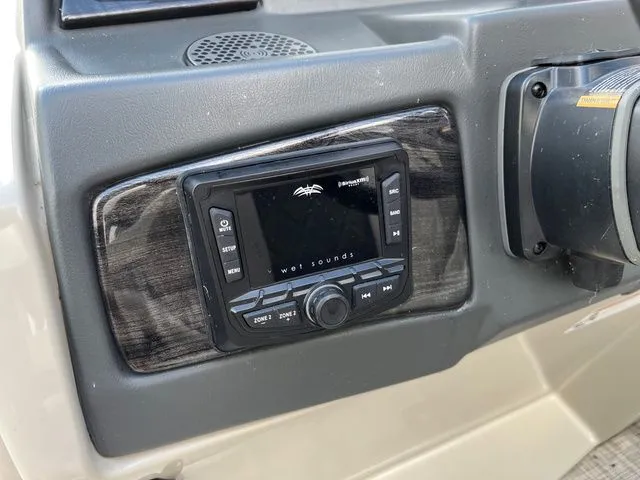 Slide: The Image of Silver Wave SW5 2410L 2021 - 14