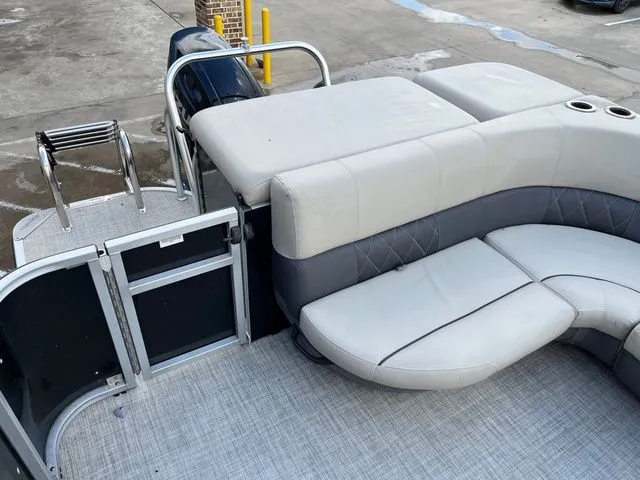 Slide: The Image of Silver Wave SW5 2410L 2021 - 17